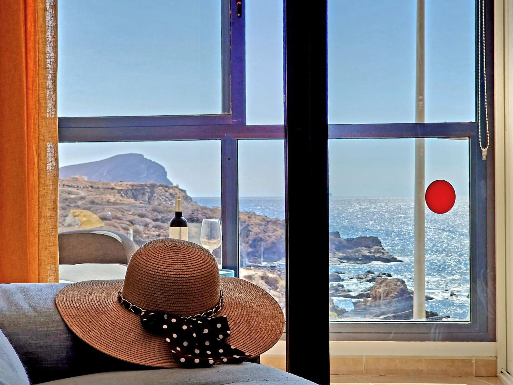Las Rocas By The Ocean, Wifi And Sea View Los Abrigos Eksteriør bilde