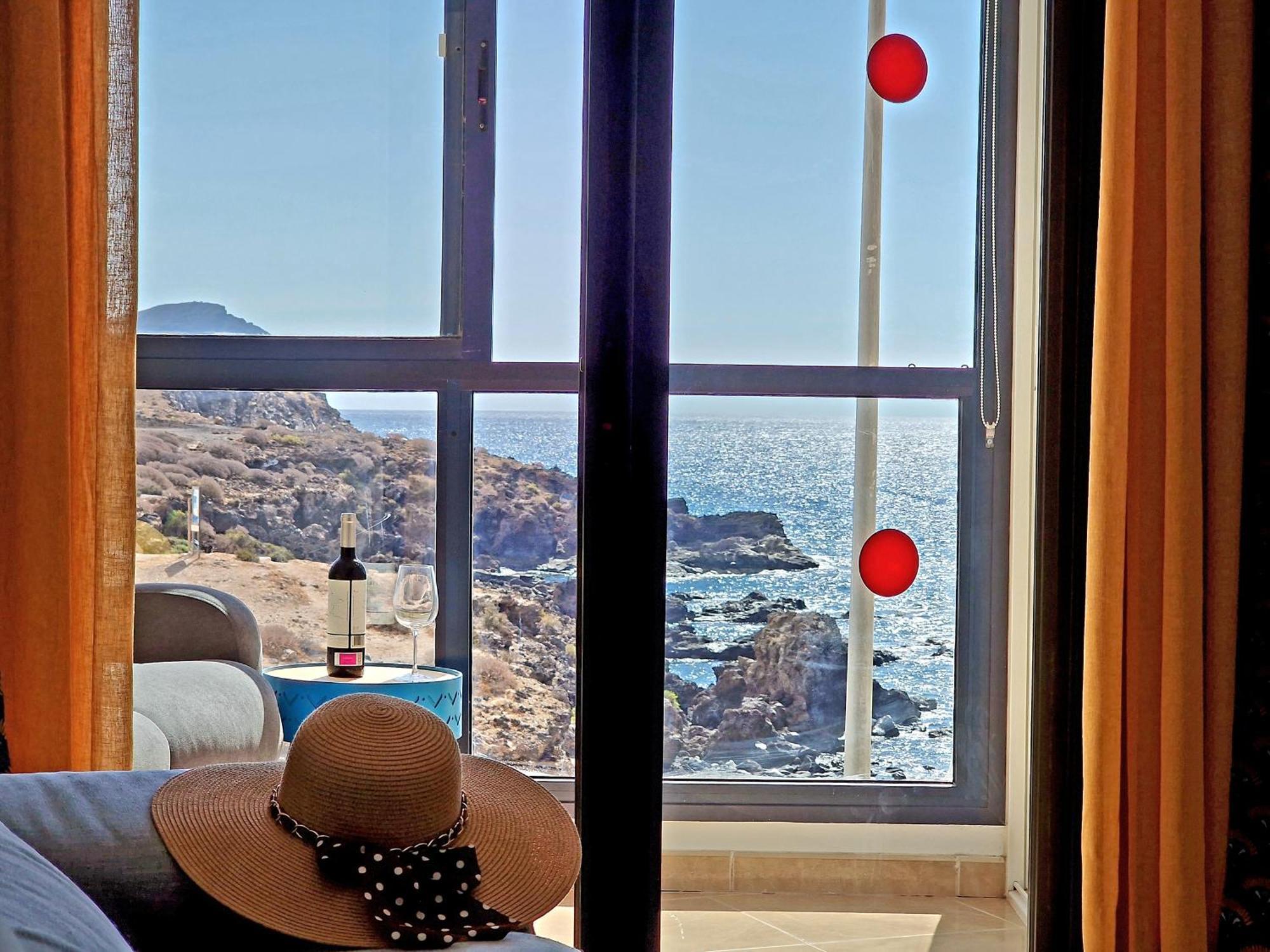 Las Rocas By The Ocean, Wifi And Sea View Los Abrigos Eksteriør bilde